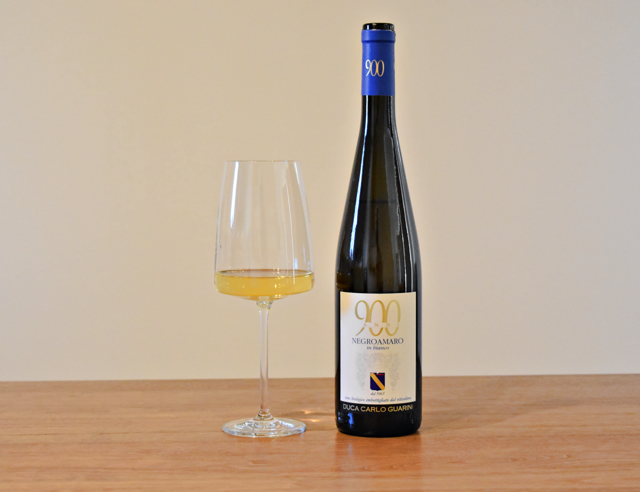 900 Negroamaro Bianco（900 ネグロアマーロ・ビアンコ）　ネグロアマーロ　白ワイン