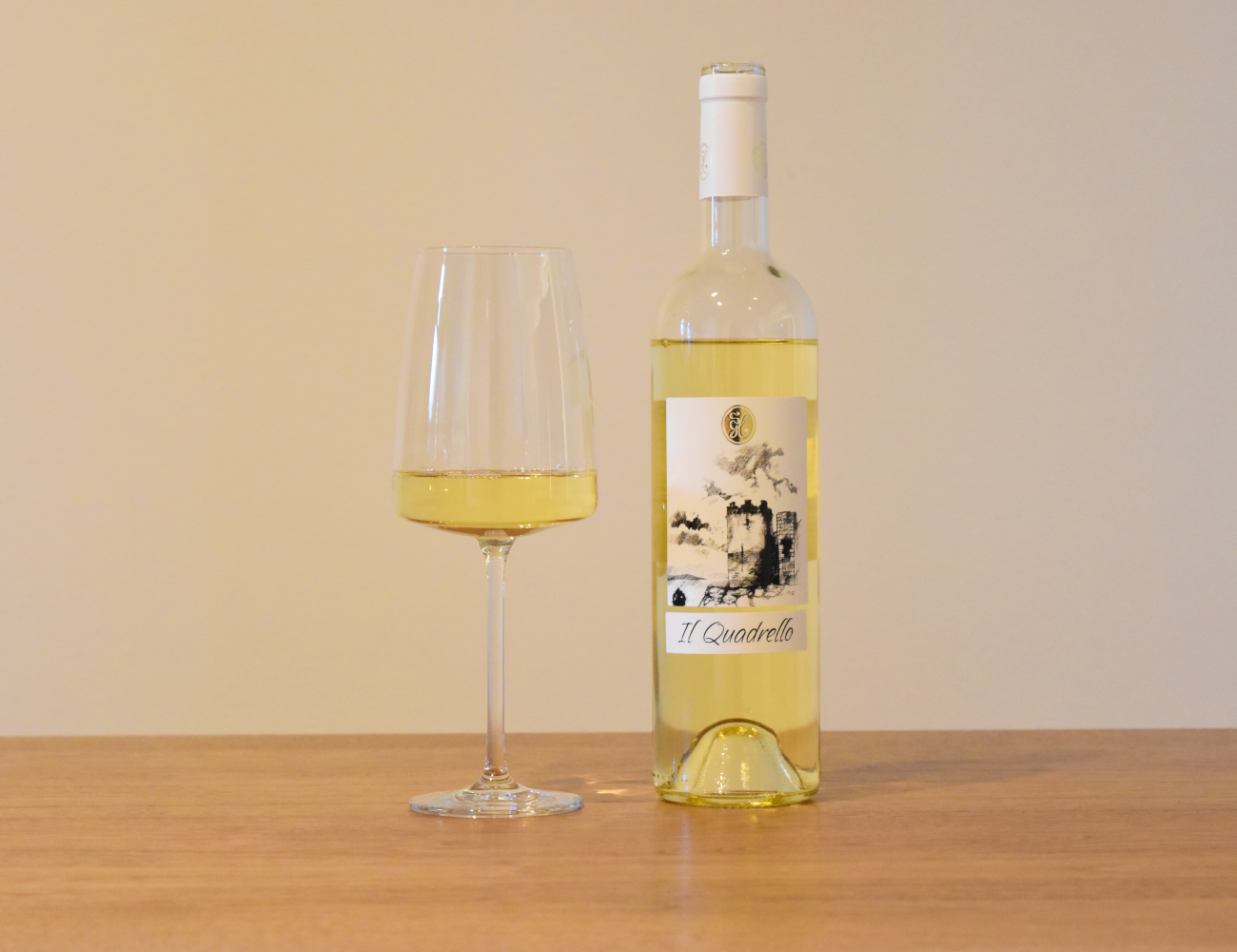 Il Quadrello（イル・クアドレッロ）　ボンビーノ・ビアンコ100％　白ワイン